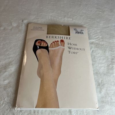 Berkshire Hose Without Toes Ultra Sheer Control Top Teoless Pantyhose Nude Sz 3